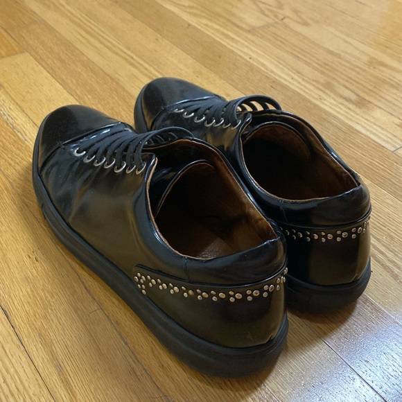 Donald J. Pliner Other - Donald J Pliner Black Leather 10.5 Sneakers